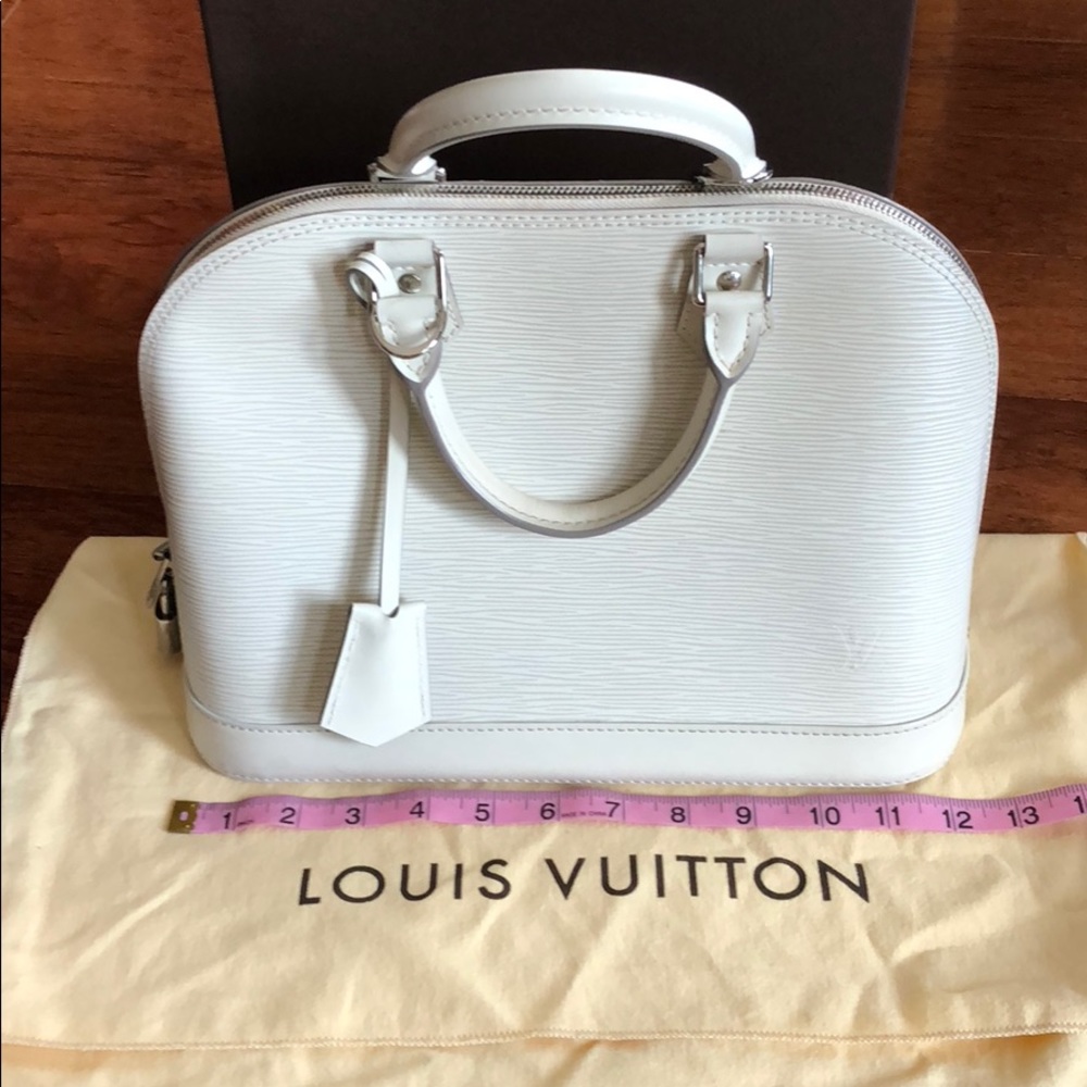 Louis Vuitton Alma Epi